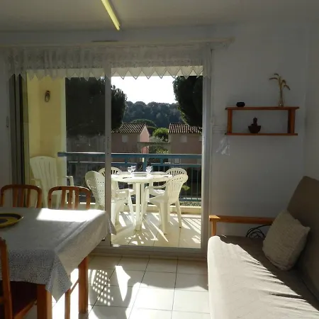 Apartment Le Lavandou, 2 Pieces, 5 Personnes - Fr-1-713-14 Le Lavandou