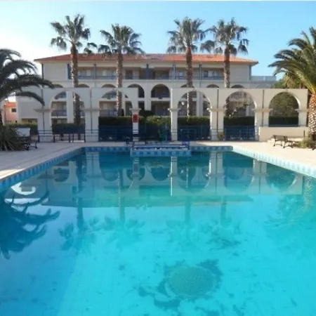 Apartment Le Lavandou, 2 Pieces, 5 Personnes - Fr-1-713-14